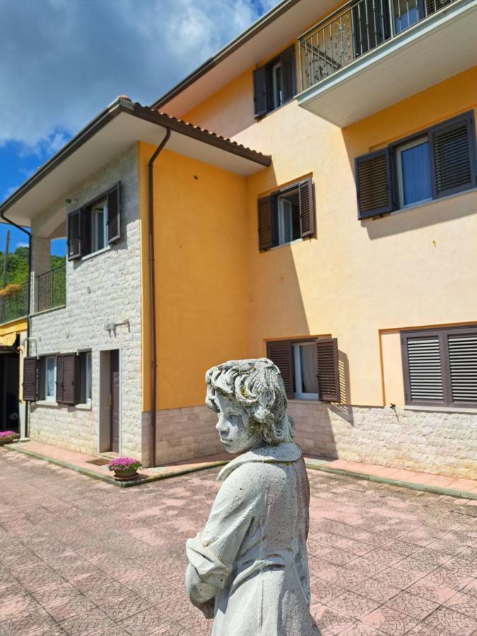 Busso La Casa Di Mezzo-Affitti Brevi-Zona Ospedaliヴィラ エクステリア 写真
