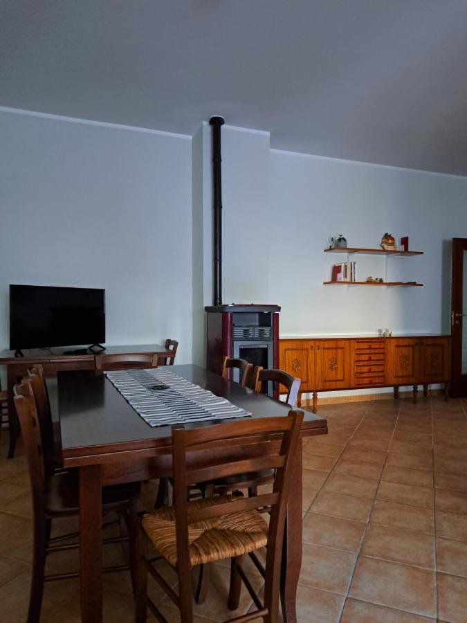 Busso La Casa Di Mezzo-Affitti Brevi-Zona Ospedaliヴィラ エクステリア 写真