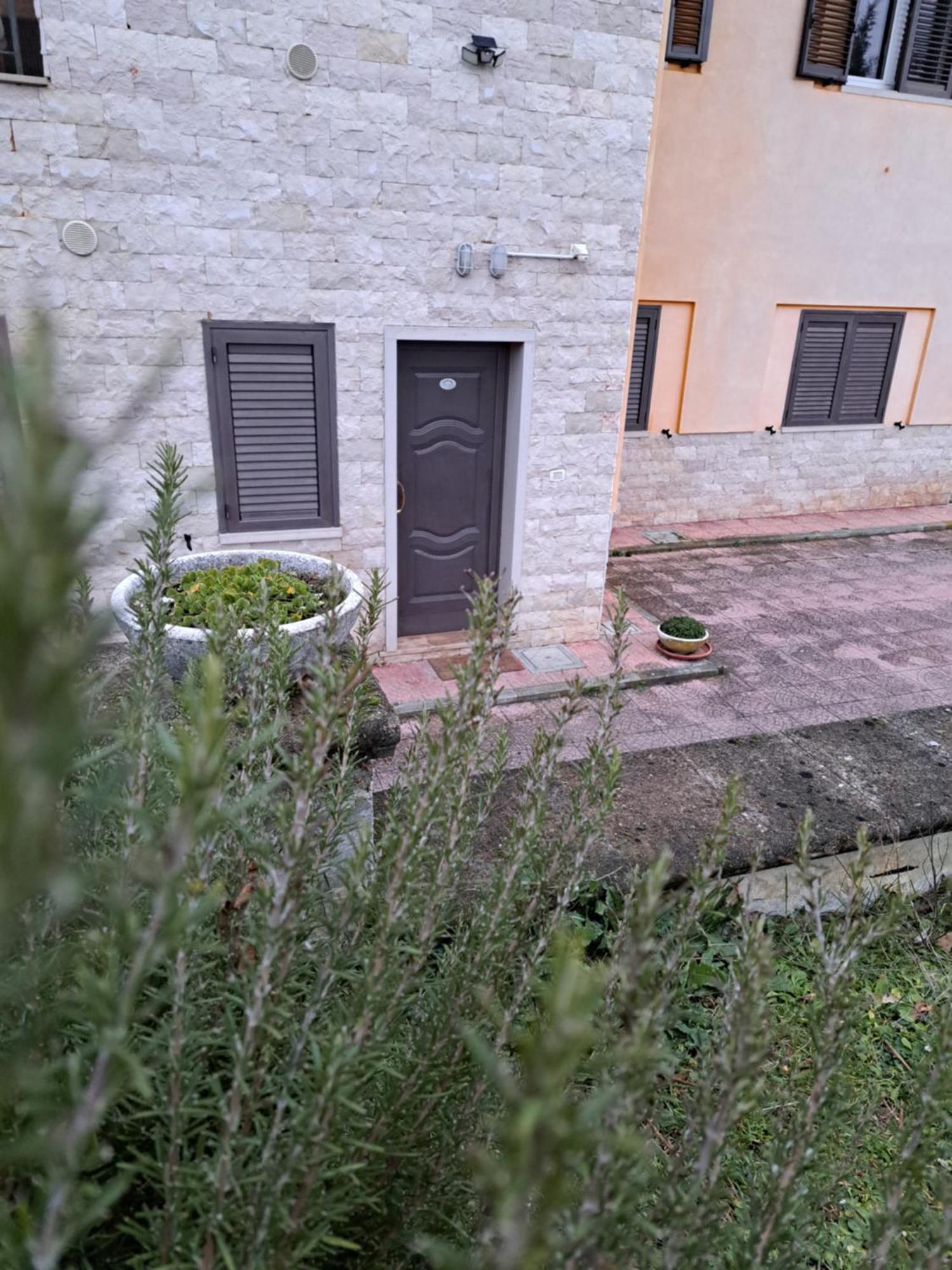 Busso La Casa Di Mezzo-Affitti Brevi-Zona Ospedaliヴィラ エクステリア 写真