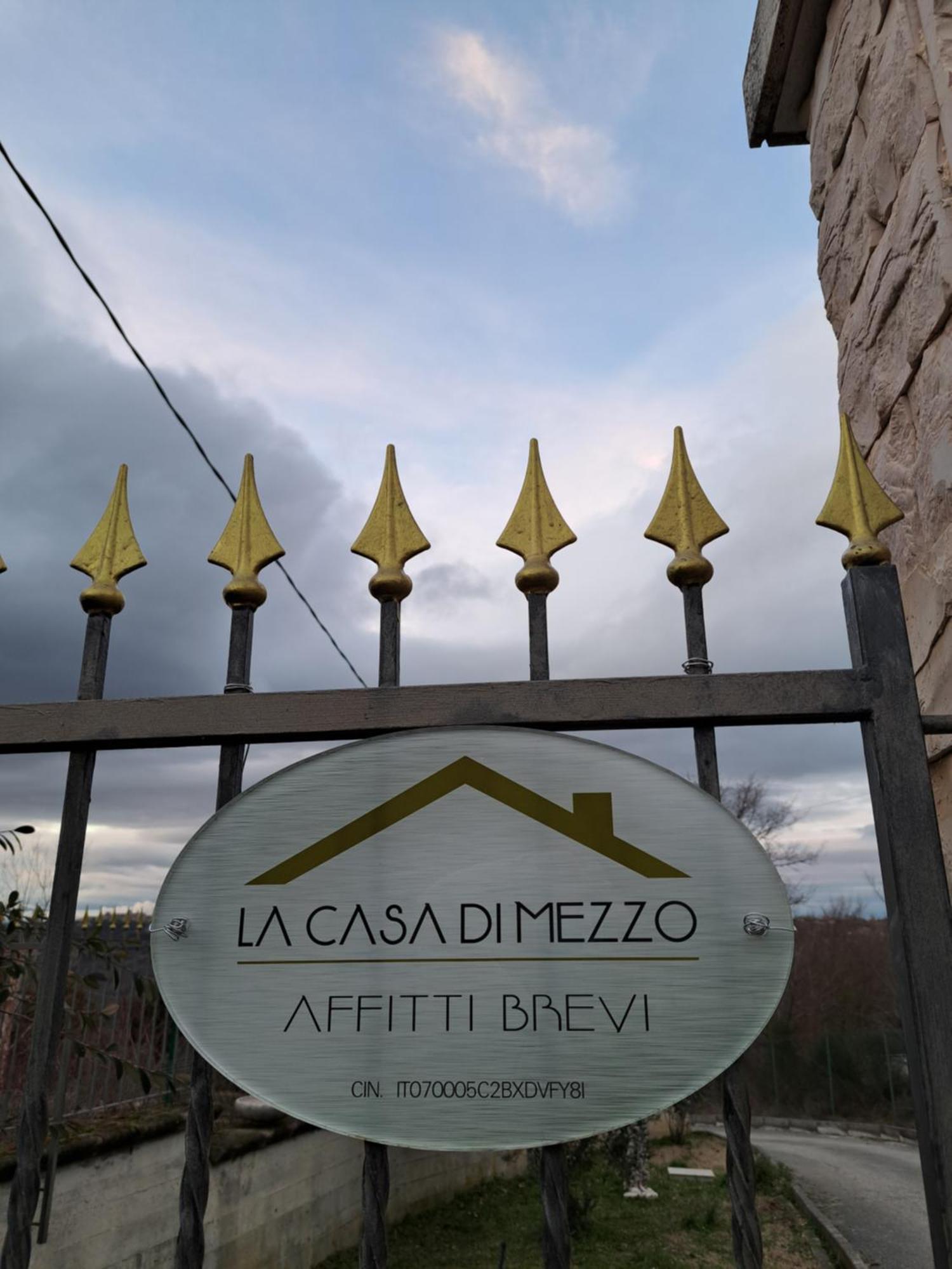 Busso La Casa Di Mezzo-Affitti Brevi-Zona Ospedaliヴィラ エクステリア 写真